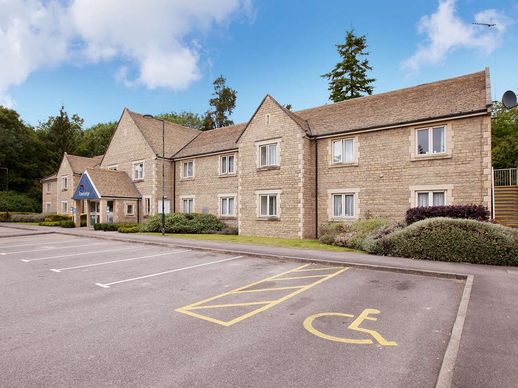 Travelodge Cirencester Εξωτερικό φωτογραφία