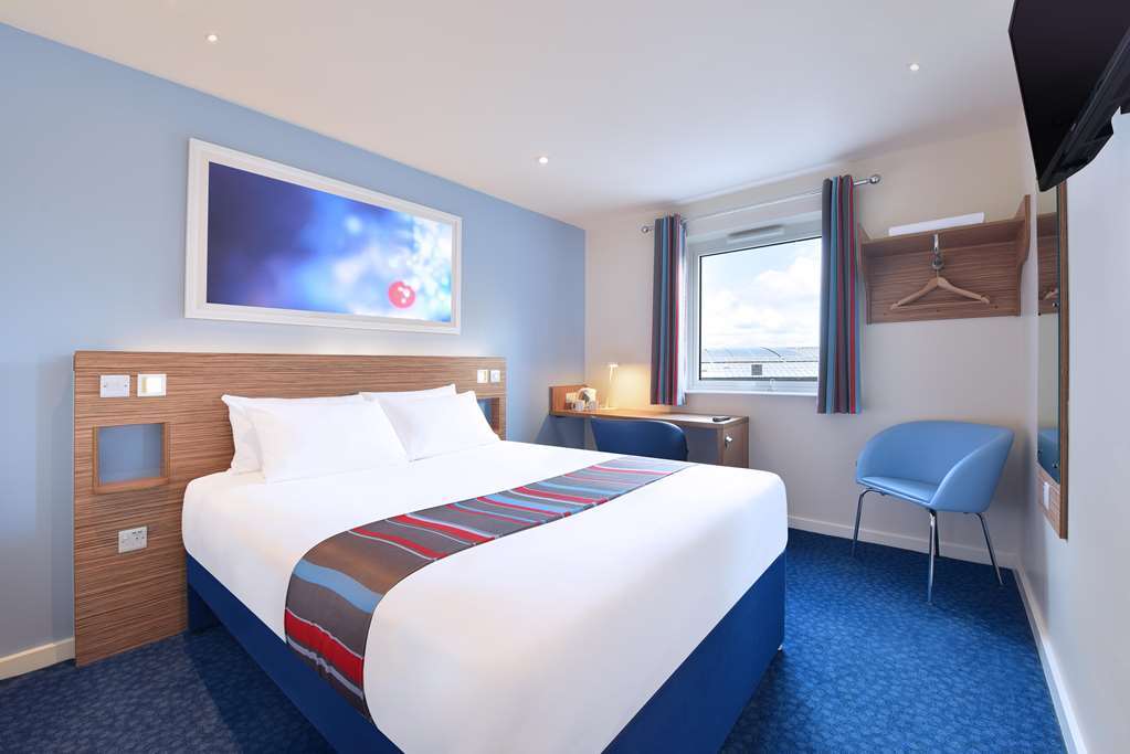 Travelodge Cirencester Δωμάτιο φωτογραφία