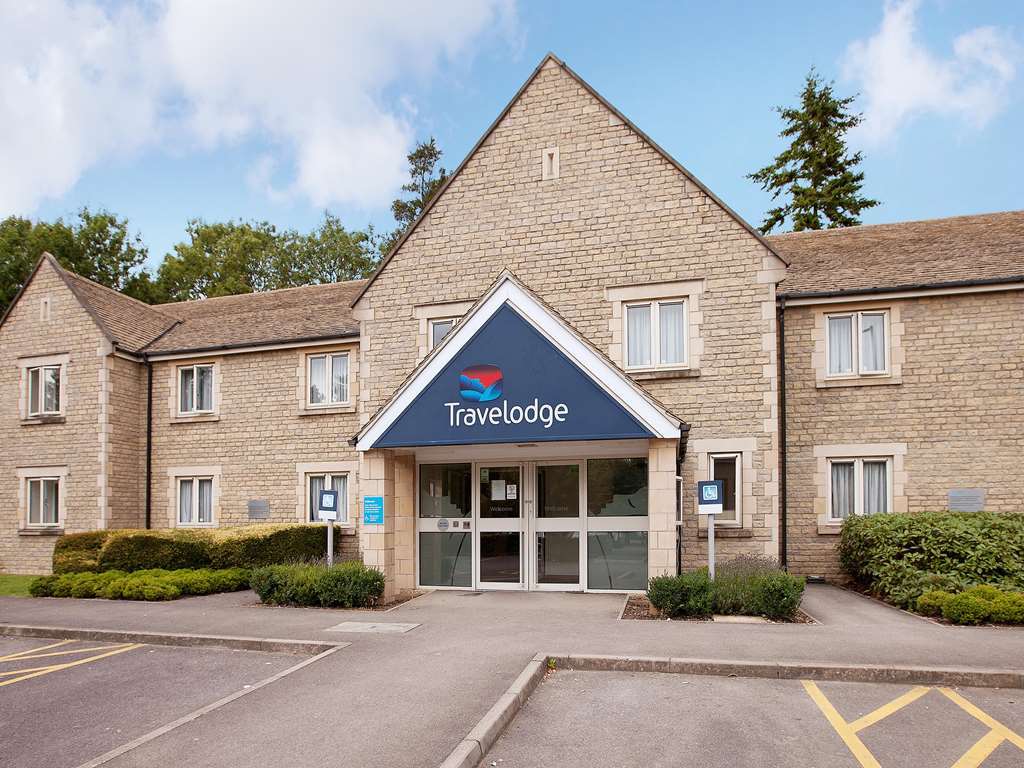 Travelodge Cirencester Εξωτερικό φωτογραφία