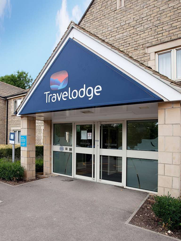 Travelodge Cirencester Εξωτερικό φωτογραφία